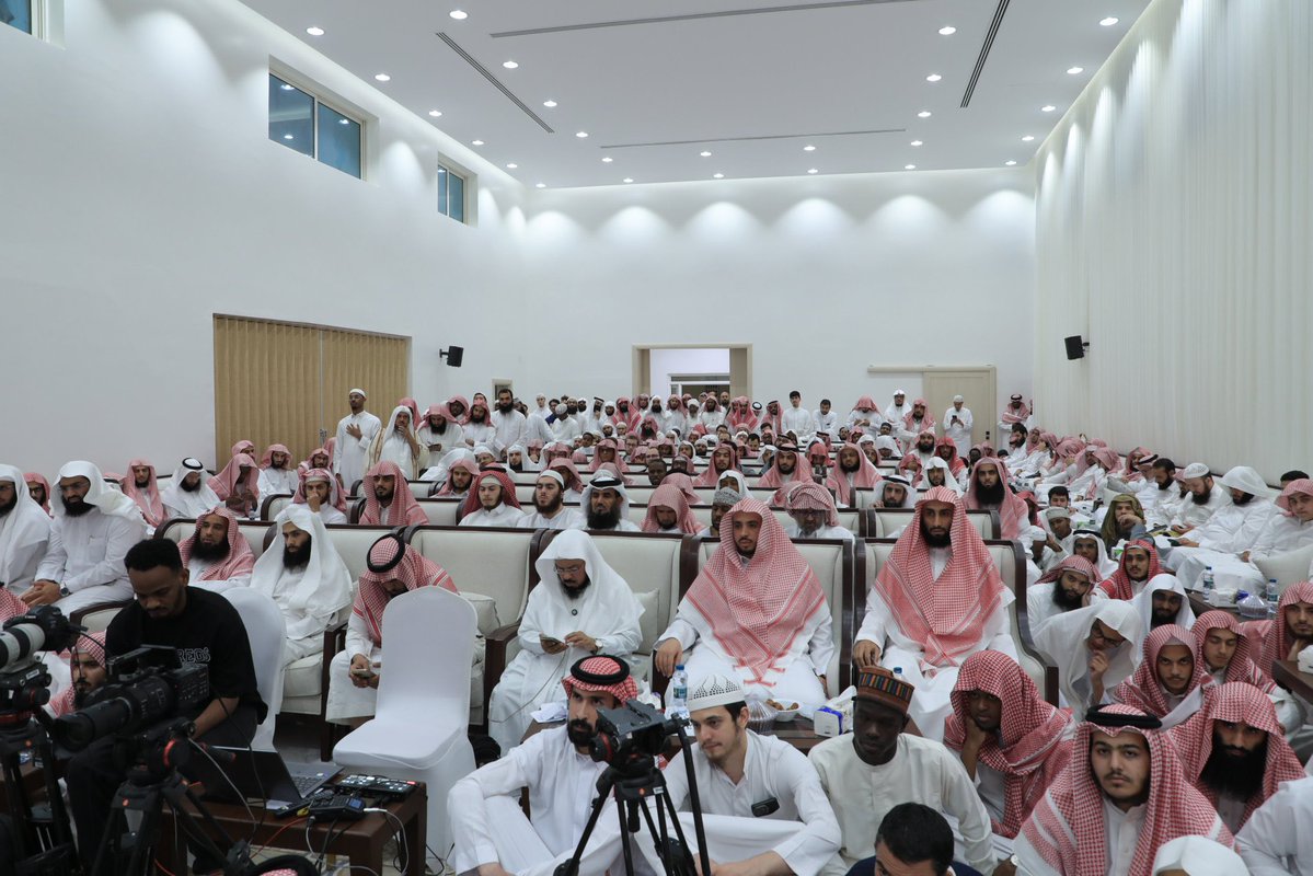الثلوثية tweet media