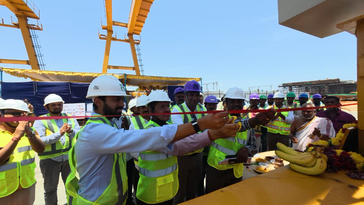 RithwikProjects's tweet photo. Another milestone for Bengaluru Suburban Railway Project! Sri Lakshman Singh, MD, KRIDE, inaugurated the Batching Plant & Casting Yard at Huskur Station Corridor-4 (Kanaka Line), appreciating project team & Rithwik Projects for steady progress #BSRP #bengaluru #rithwikprojects https://t.co/45H4MFN7zv