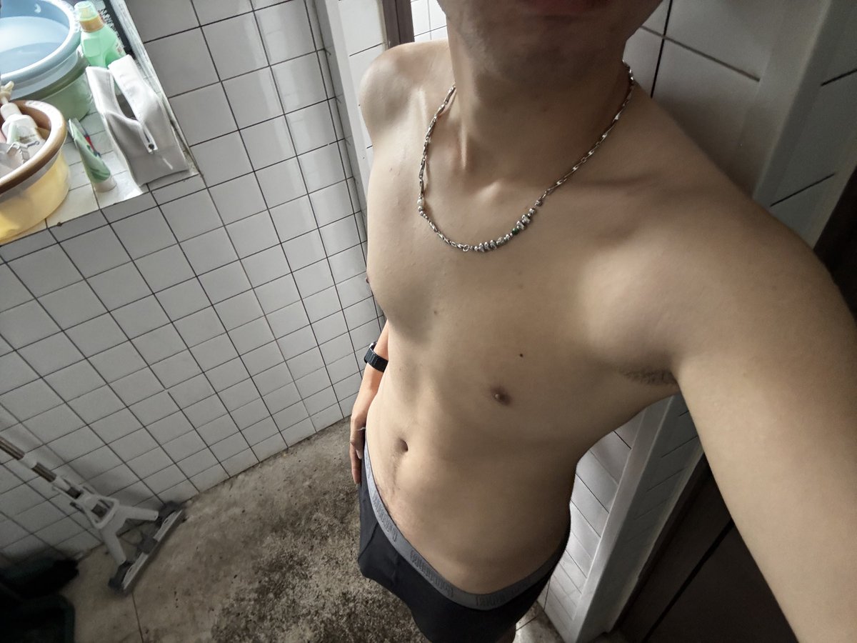 heyechunbei's tweet photo. 又憋了几天，淡淡很忧伤…  #男大 #禁欲 https://t.co/D7ftBJXhzR
