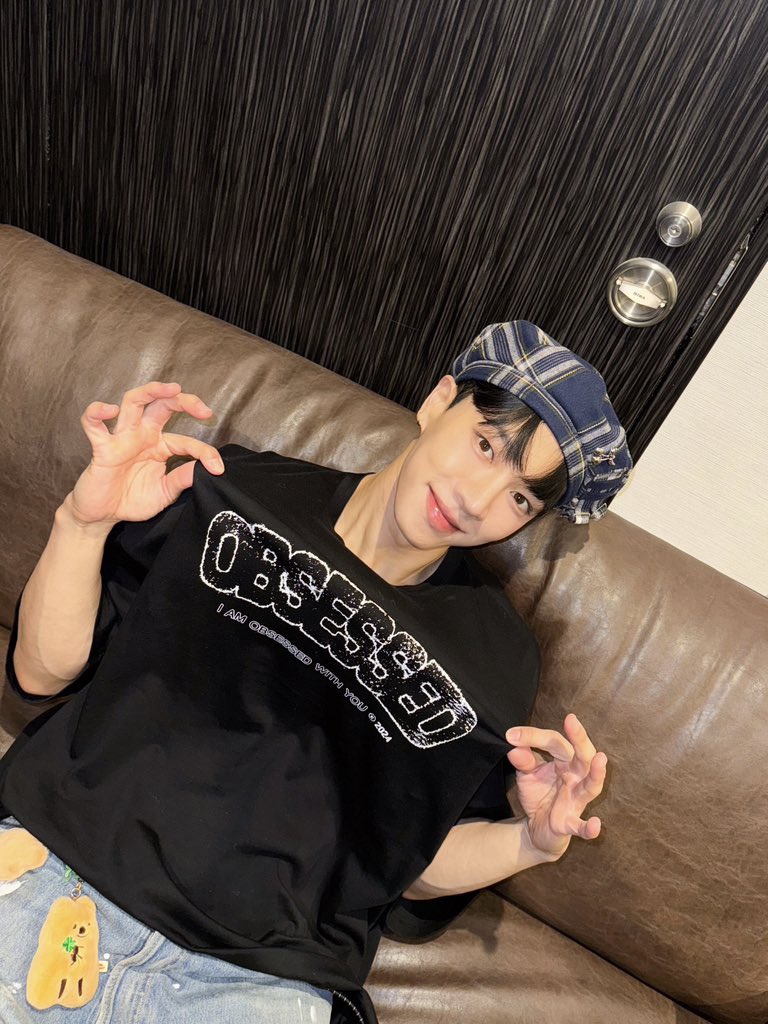 이기광 얼굴 tweet media