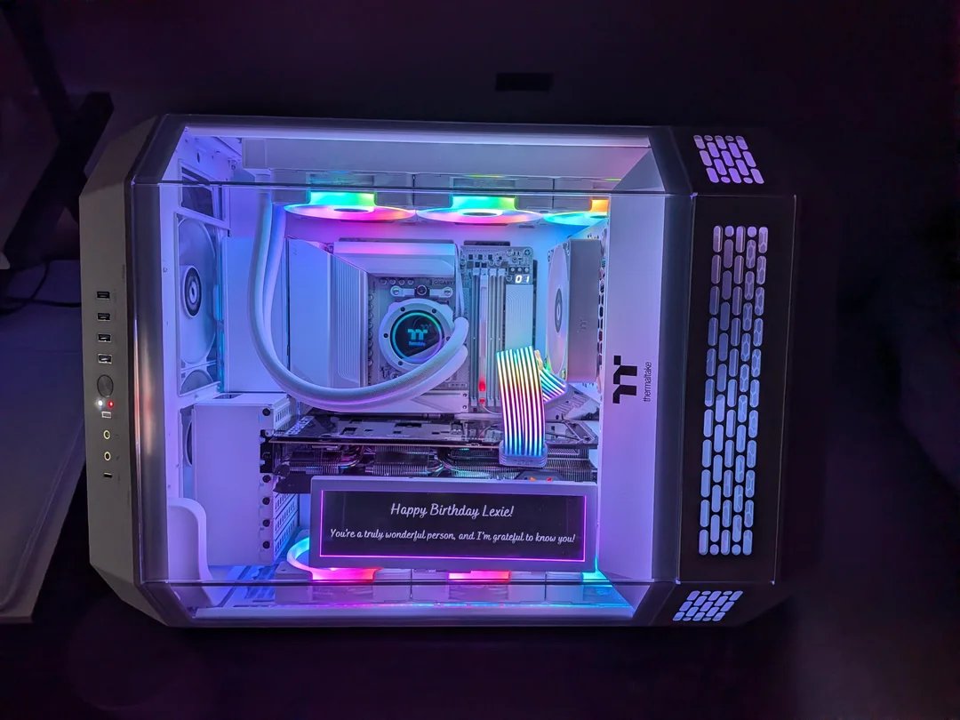 ThermaltakeInc's tweet photo. The Tower 600 transforms your setup with dynamic lighting, shifting the mood from subtle ambient glow to bold RGB brilliance.
๐ธ Thanks @Tall-Tough6349 for sharing
#Thermaltake #TheTower600 #RGBBuild #PCBuild #CustomPC #GamingSetup #PCCase https://t.co/mU1z1J8scu