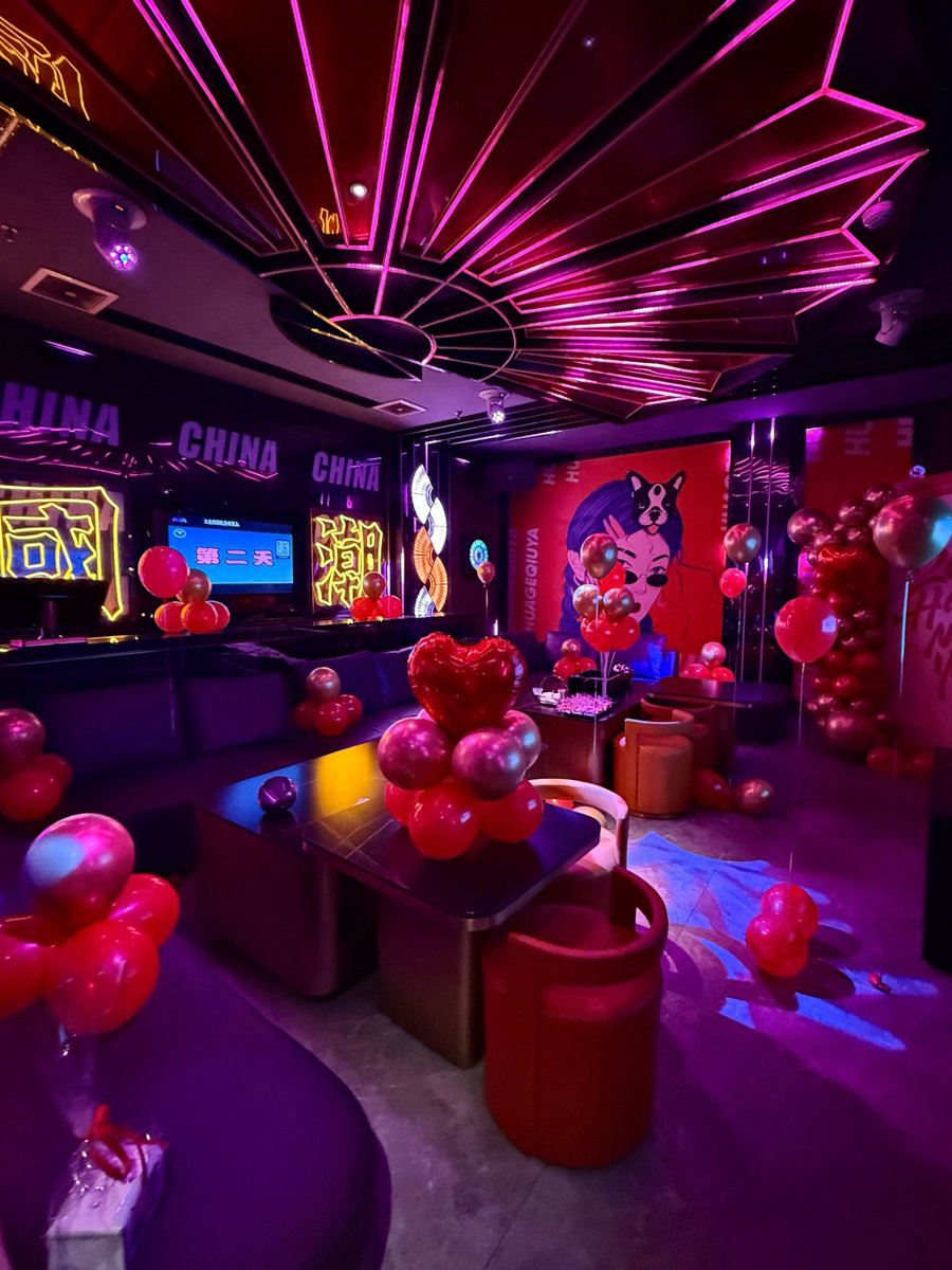 Devonte97585674's tweet photo. Unleash your inner star at [KTV店名]! Book now for $29/hr (up to 6 people) – private rooms, top hits, free snacks! Tag your crew u0026 sing till you drop! https://t.co/WmSeR9Jo56