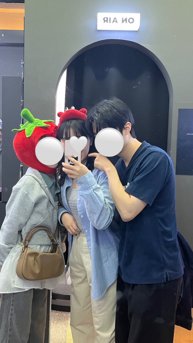 26ondo's tweet photo. 大好きな幼馴染が会いに来てくれた🤍
夏以来の再会で沢山お土産も買ってきてくれて(泣)久しぶりにお腹抱えて笑い疲れたあっという間の3日間で、空港で見送った後に大号泣だった🥲‼️赤子から25年目の友達はさすがに偉大だよ〜〜〜☘️ https://t.co/q4hS2jLuRs