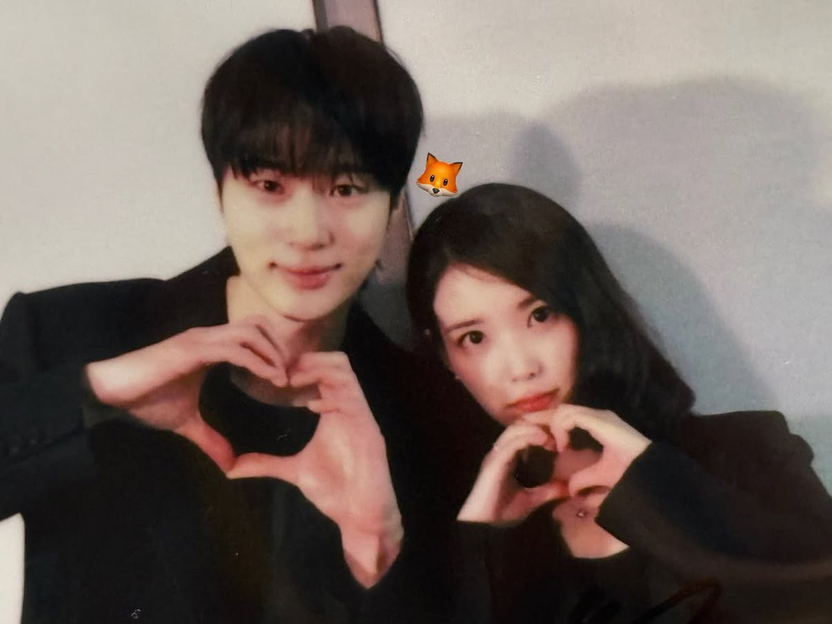 inmyheyday_'s tweet photo. 대군쀼 MBC 시청 이벤트 싸인 폴라.ᐟ.ᐟ.ᐟ #변우석

🔗 https://t.co/yAhcqFUM30 https://t.co/hwOi1kJT93