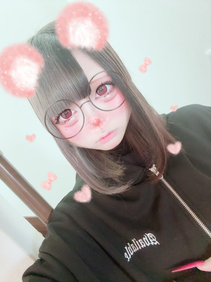 るり tweet media