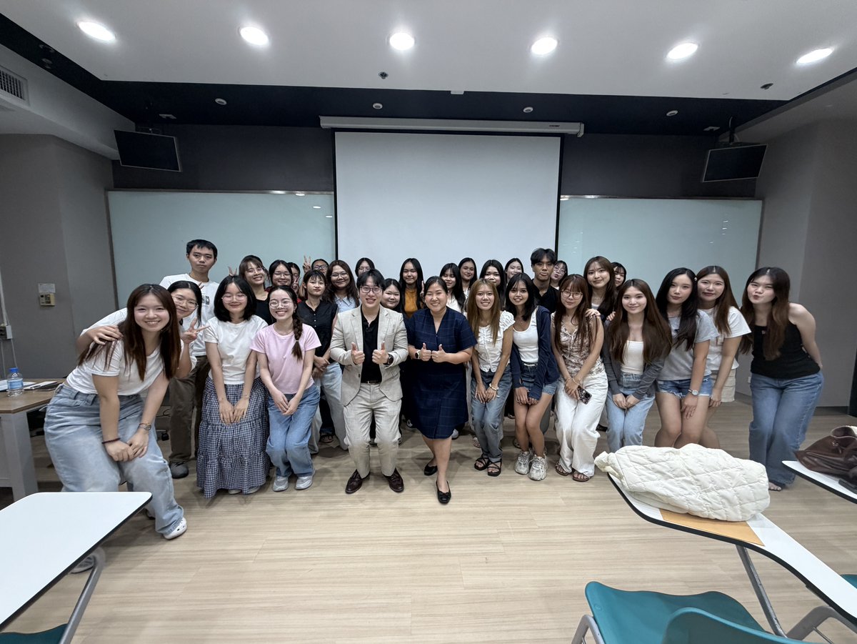 9 CAT GROUP tweet media