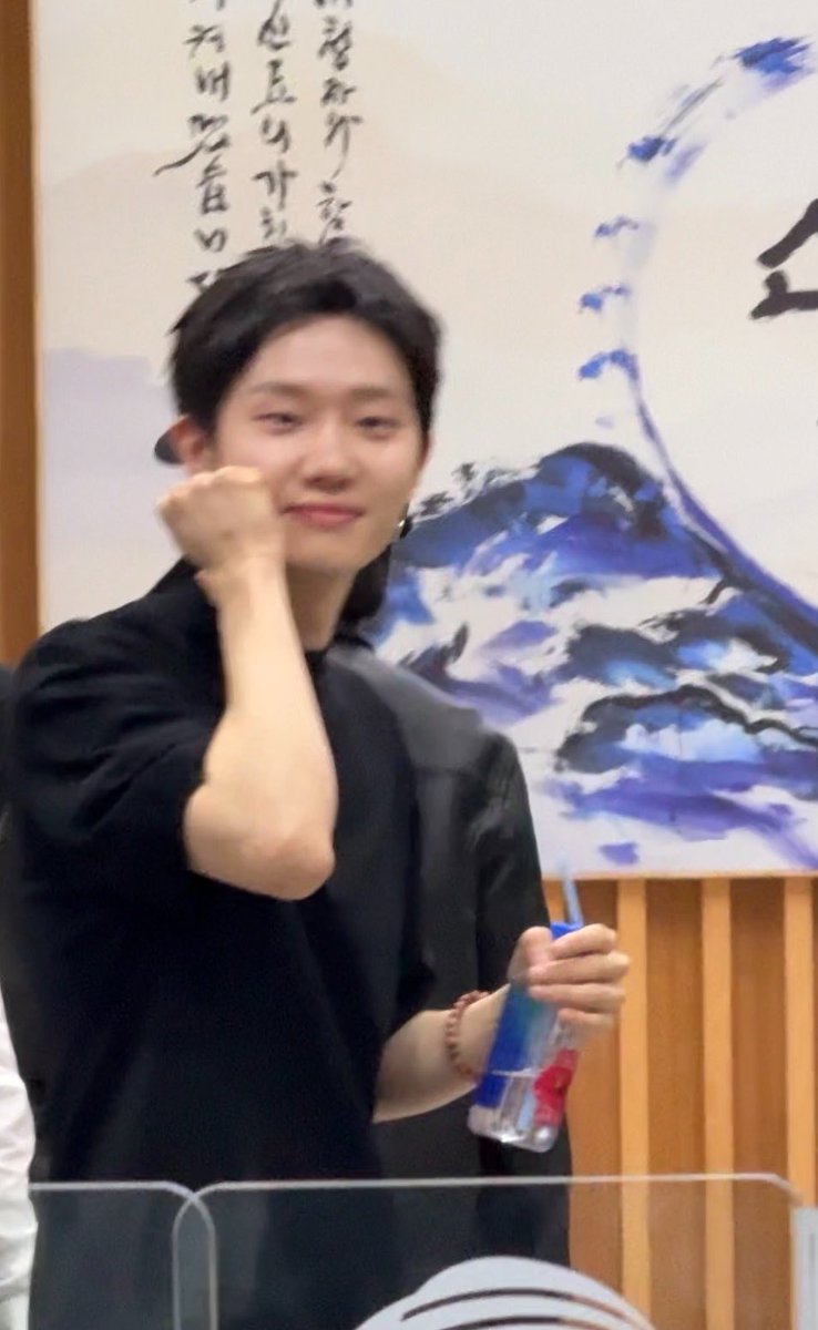 bongusbabmugu's tweet photo. 다소 새초롬한 볼찌빵 https://t.co/9BkdBEqQFi
