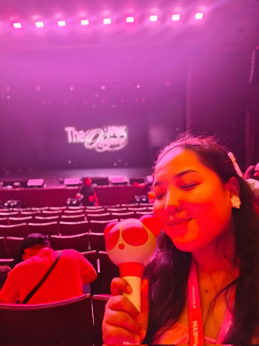 tf_itscath's tweet photo. Forever Grateful for this moment, APINK you are the dream! 🩷🐼 

#APINK #ApinkTheOrigin 
#APINKinMNL https://t.co/PkAvhnnRPZ
