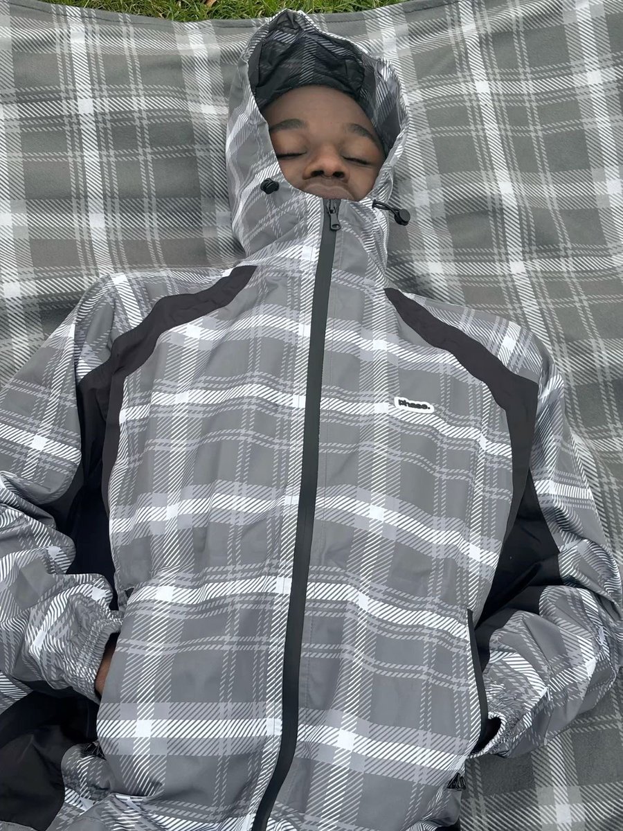 IPCLOTHING1's tweet photo. Comfort 🤝 Style
Perfect fit for your everyday outings, late-night cruise and clean casual looks.

Limited pieces available.
DM to secure yours now 📩🔥 WhatsApp https://t.co/78poog6qJr

#Fashion #Streetwear #HoodieSeason #OutfitInspo #StylePlug #LagosFashion #CasualFits https://t.co/H1t7xRnVZd