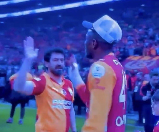 KadikoyMedya_'s tweet photo. Galatasaray, Yenikapı’da düzenlenmesi planlanan şampiyonluk kutlamalarına Spor Bakanı Osman’ı, Turizm Bakan Yardımcısını ve Sakın Ha İbrahim Hacıosmanoğlu’nu da davet etmeyi düşünüyor. https://t.co/QLMeY7EwjY