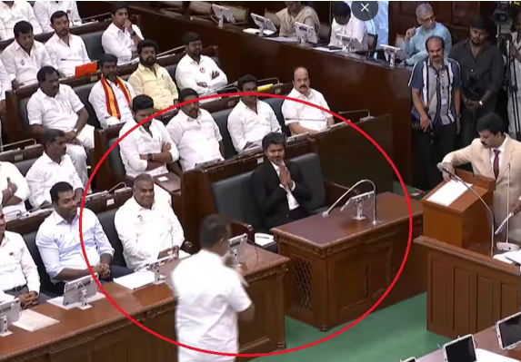 Vishwatma 🇮🇳 ( மோடியின் குடும்பம் ) tweet media