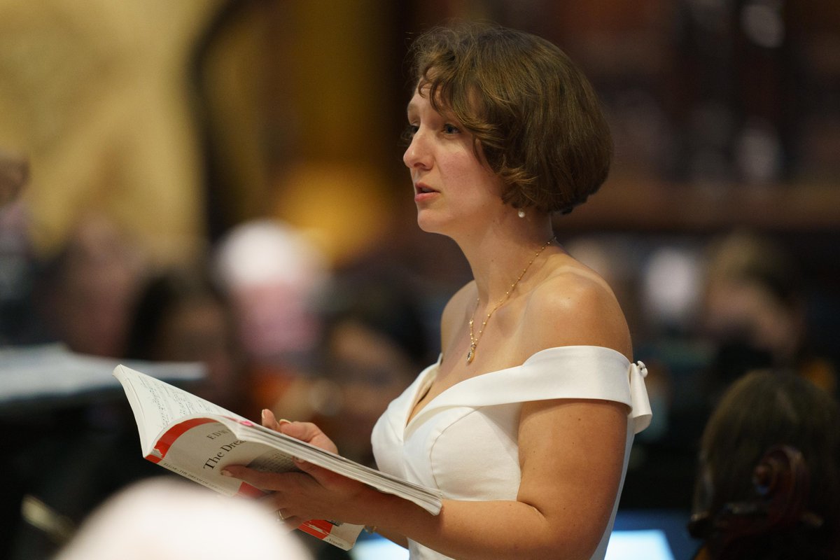 whitefootimages's tweet photo. Thomas Mottershead - Conductor and Tenor took charge of Bath Philharmonia, Malmesbury Singers, Athenaeum Singers , Andrew Kenny (tenor), Olivia Jane Gomez and William Stevens (bass baritone) in Bath Abbey with more than 400 people enjoying Edward Elgar's "The Dream of Gerontius". https://t.co/w5d1rsFzSh