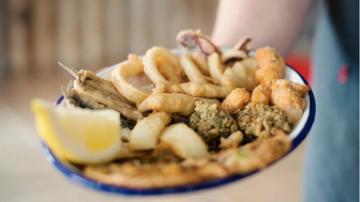 sevillaciudad's tweet photo. 🤔 ¿Conoces la @rssgsevilla?

🍽️ El proyecto nace con la finalidad de crear y desarrollar una Red de establecimientos de restauración, hostelería y alimentación con una oferta gastronómica segura y libre de #gluten. ¡Acompáñanos en esta ruta! 😉👇

https://t.co/8Fl83Tx2Vc https://t.co/QIYvN4AKey