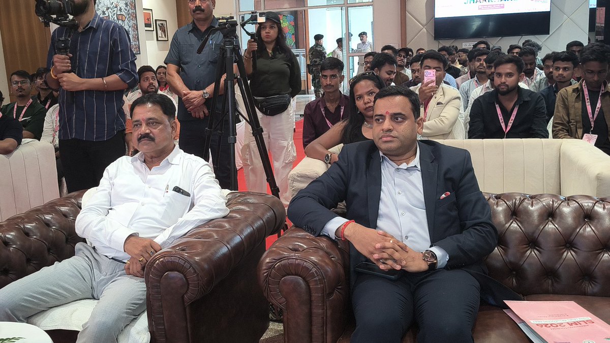 TheNewsPost6's tweet photo. झारखण्ड में टूरिज्म को बढ़ावा देने के लिए झारखण्ड टूरिज्म की ओर से पहली बार स्टेट लेवल इन्फेलुवेंसर मीट 2026 का आयोजन पतरातू में किया गया. कार्यक्रम की शुरुआत विभागीय मंत्री सुदिव्य कुमार ने किया.
#Jharkhand #Tourism #JharkhandNews 
 @VisitJharkhand @kumarsudivya https://t.co/STQnIYMEXC