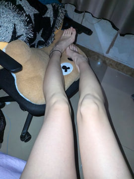 随便一坐腿就这么长，衣服还这么贴…在家摆烂都这么犯规，你看了心动没？快老实交代～ https://t.co/IjTvOKCzpw