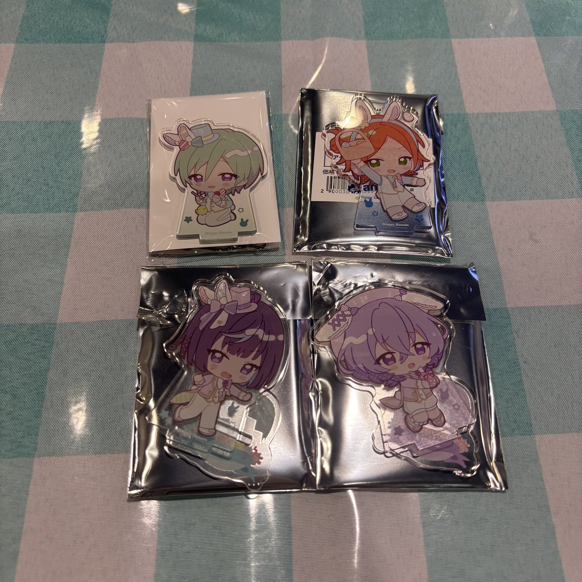 uto_79ks's tweet photo. 【交換/譲渡】あんさんぶるスターズ あんスタアニカフェ アクスタ

譲：巽 ゆうた エス ユメ

求：舞珠 泉 定価＋送料

ご不快でなければ比率違いや抱き合わせ可能です。
ゆうた、ユメ友人に確認中
検索からでも気軽にお声掛けください🙇🏻‍♂️ https://t.co/KtBN7oFIPF