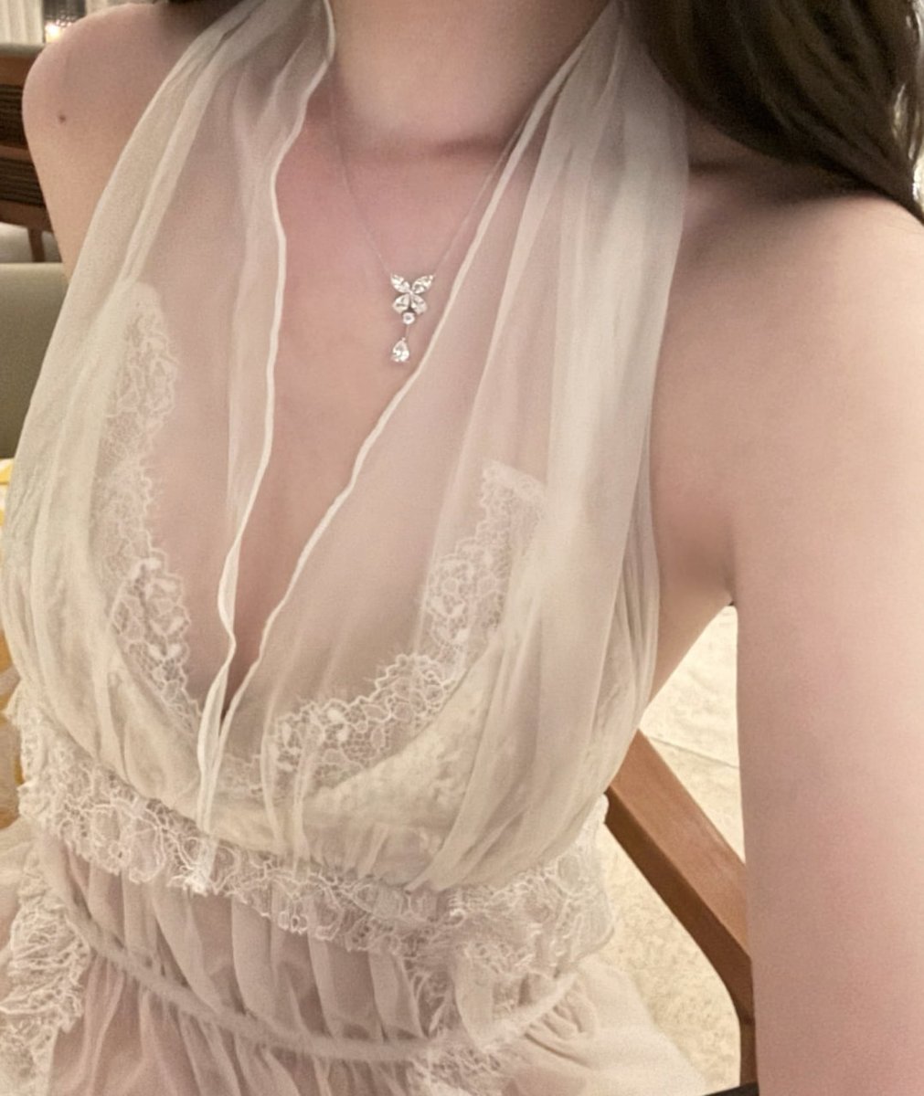 我听说很多男生都是背着女朋友偷偷打飞机  我想知道有女朋友还要打飞呢？？ https://t.co/CesILksXCK