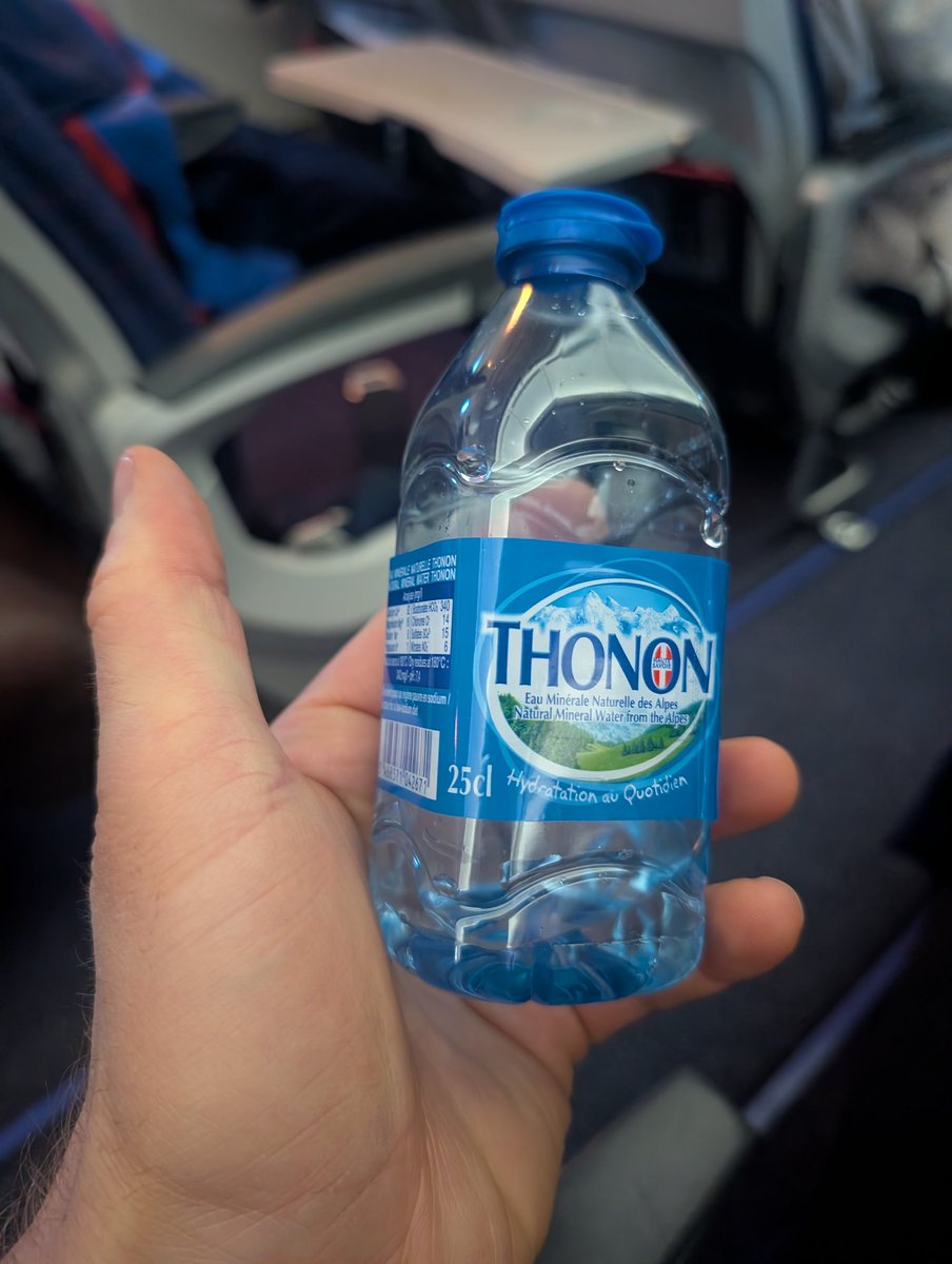 thisrunson's tweet photo. Brussels Airlines: we unapologetically eliminated pillows on overnight long-hail flights to ✨ save the planet ✨

Also Brussels Airlines: take all the thimblefuls of water wrapped in plastic you want tho https://t.co/zHAWoVDEwo