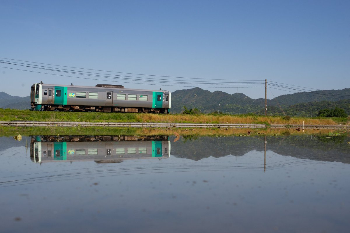 ef80_39's tweet photo. 今日のうずしお3号。
周辺のレンコン畑は、
ちょうど植えている最中でした。
花が咲く頃も良さそうですね。 https://t.co/ehcZBdmD5p