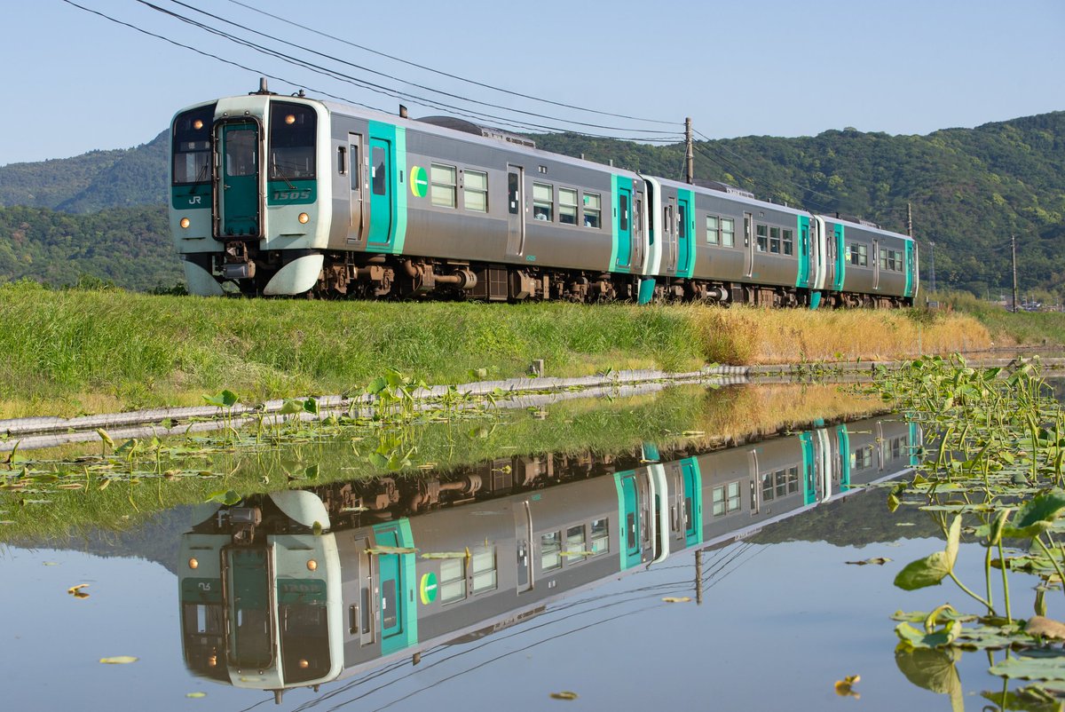 ef80_39's tweet photo. 今日のうずしお3号。
周辺のレンコン畑は、
ちょうど植えている最中でした。
花が咲く頃も良さそうですね。 https://t.co/ehcZBdmD5p