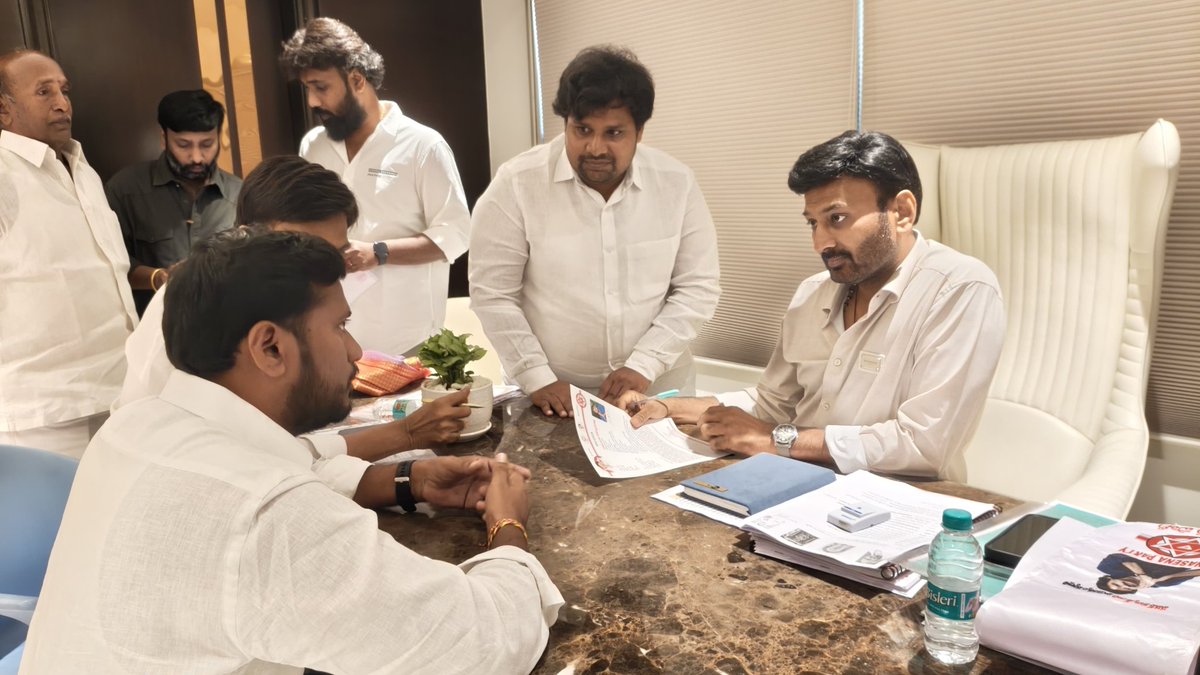koticherry69's tweet photo. Sunday i meet our janasena party state general secretary, sri @itsRamTalluri Garu 👍🎌✊ very young and dynamic leader 🤝 great human being and people leader 🎌 https://t.co/5XEaAaIJsk