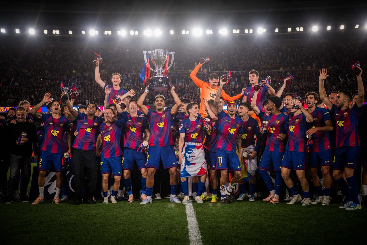 hazratullahf10's tweet photo. #My Precious 🏆

El meu tresor.
Mi tesoro.

#FCB
#lilgie https://t.co/wTvWWASfRj