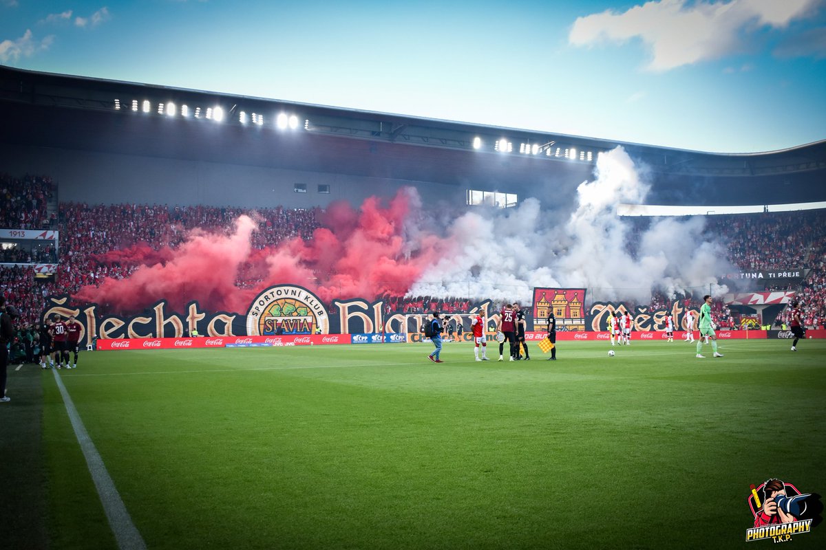 TomKhor's tweet photo. ⚽ SK Slavia Praha - AC Sparta Praha 
🙋19 194 diváků 
📸 Fotoreport ⬇️ https://t.co/zaAfX8ViTq