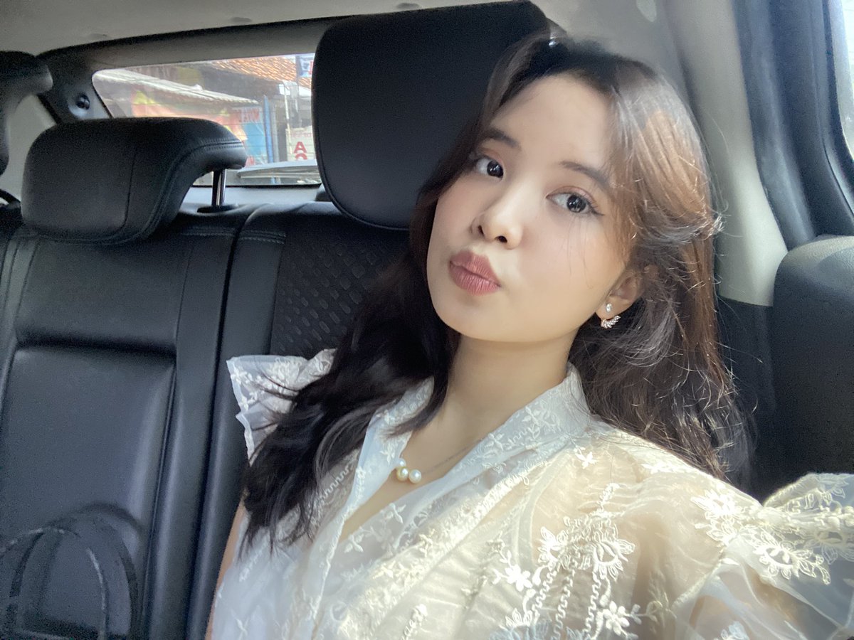 FankaSalim's tweet photo. long time no see https://t.co/JuxJgSHWJf