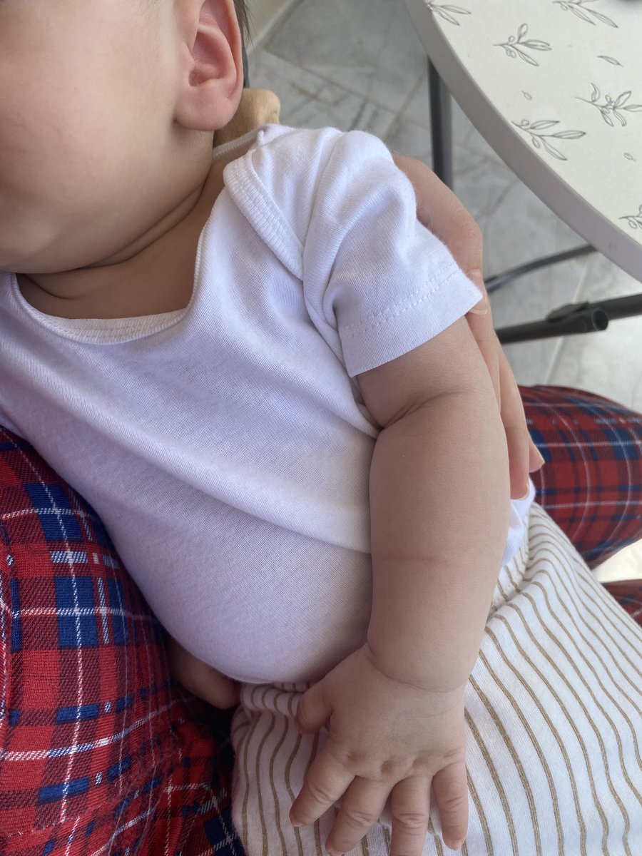 ka__kubra's tweet photo. Tabii ki oğlumla 🥰😂 yaka iğnem 😍 https://t.co/ompktyb2sV