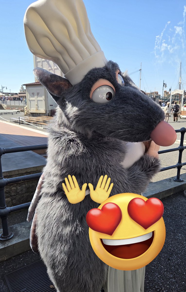 m_sippo's tweet photo. レミーに会えました
他の人が貰ってるレミーのサイン見たら可愛かったから私も貰いたかったな https://t.co/ja6IsNZQe8