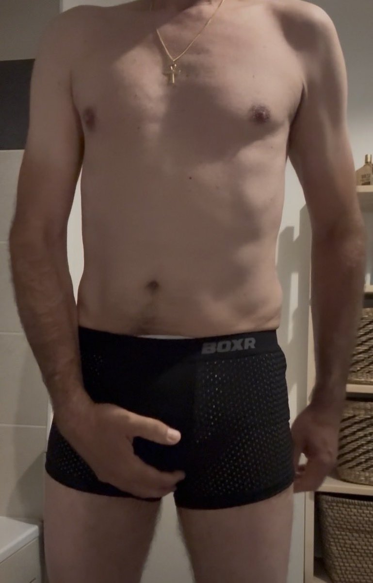 Arkanns92's tweet photo. An irrepressible desire this morning. 😈 Layer not possible at work (too visible) so even if it's not as safe, I'm still a pullup / male protection combo. The feeling is there 😈. Am I going to test the little pee? 😅
#diaper #diaperlover #gaydiaper #abdl https://t.co/7lTKFqud2X