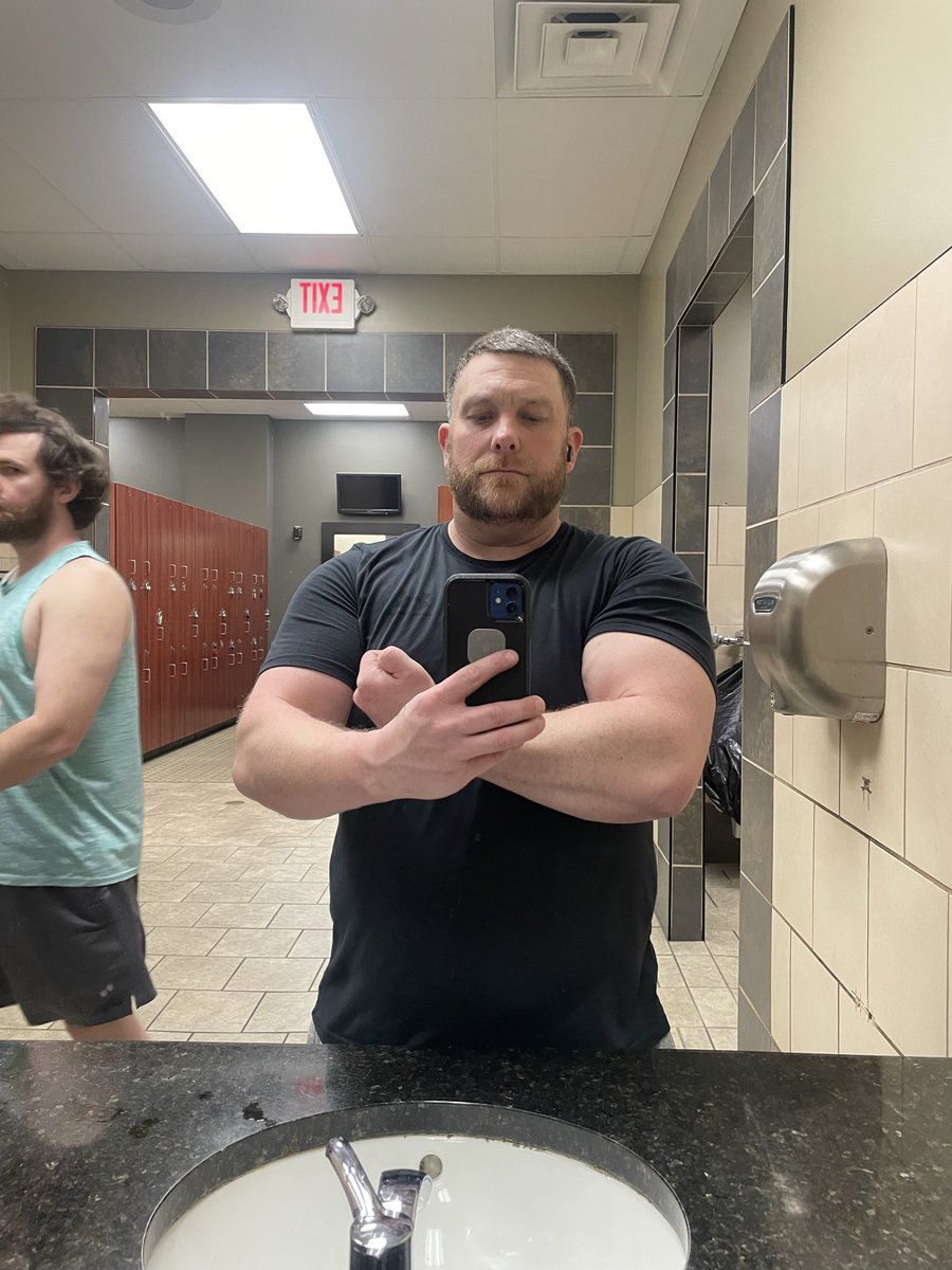 SteveGrogan19's tweet photo. Decent gym session today https://t.co/ub8wZHL8rB