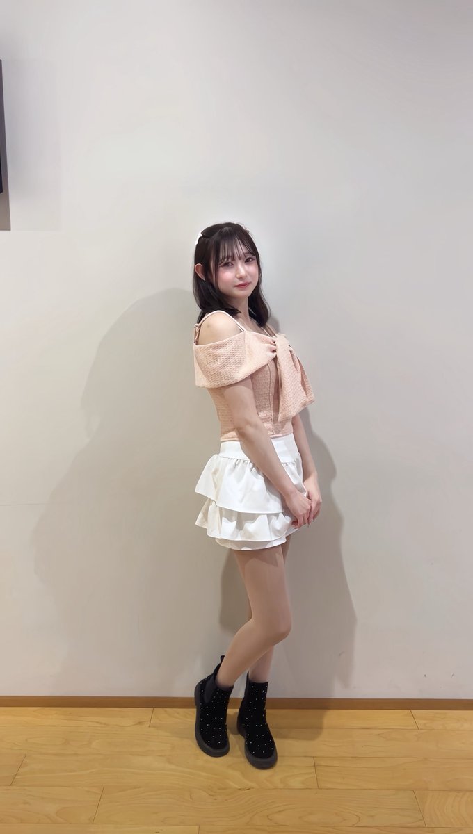f___u_03's tweet photo. ファッションショーのイベントも無事終わって、今はTiktok配信頑張ってます🍀*゜

1回きてみてっ🥺🤍ྀི https://t.co/DxPjJ2KxgM