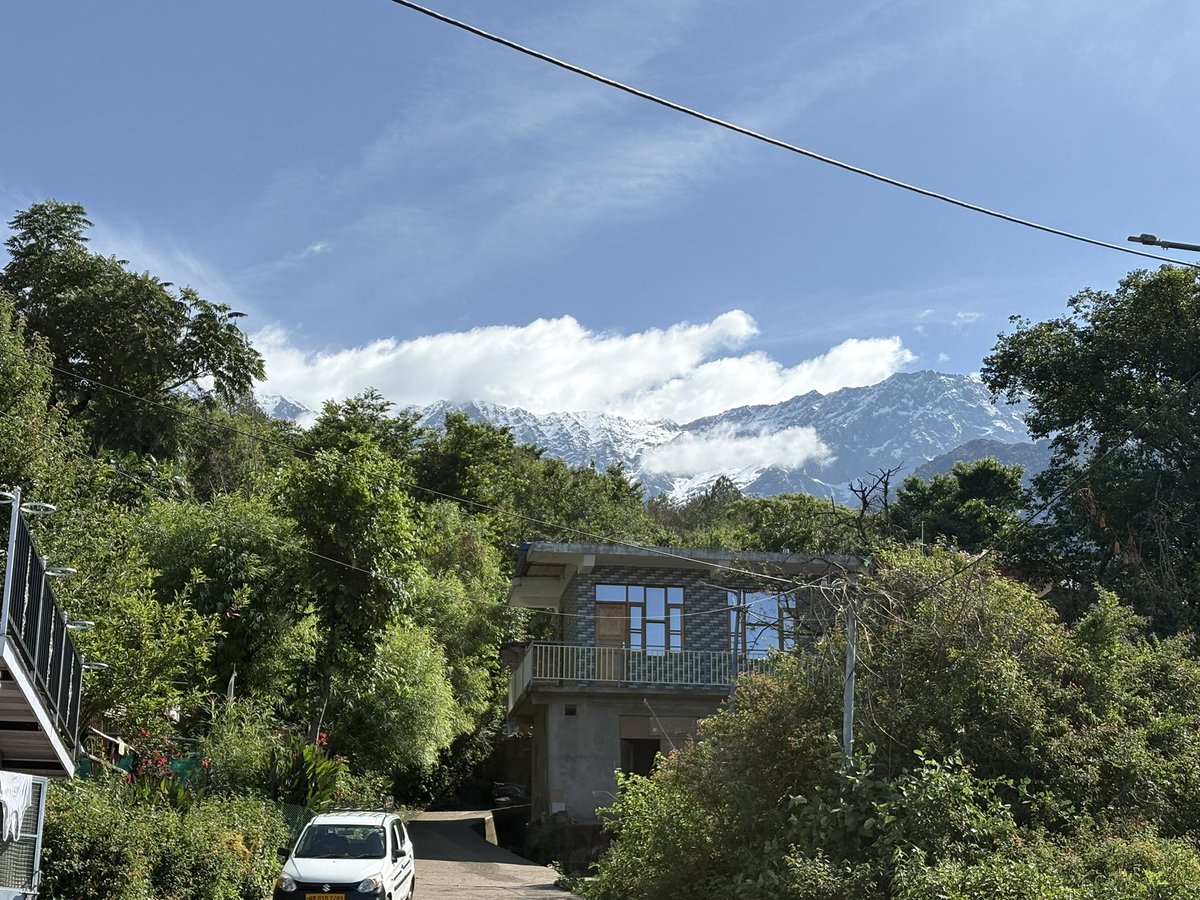 SteelyDan66's tweet photo. Good to be back in this divine geography! 😎🙏🙌 #dharamsala 🏔️ @TATA_IPL https://t.co/zLkHL2TsJK