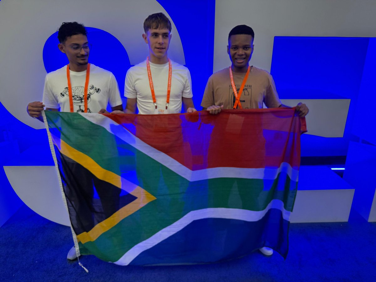 Exposcience's tweet photo. Team South Africa 🇿🇦 has arrived safely in Phoenix, Arizona, USA 🇺🇸 ahead of the prestigious Regeneron International Science and Engineering Fair (ISEF). 

These outstanding young scientists will represent the country on the global stage, showcasing innovative research that addresses challenges in environmental sustainability, space science and biomedical advancement.

We wish Team South Africa 🇿🇦 all the best as they prepare to compete alongside some of the world’s brightest young minds.

Read more: https://t.co/a69VtsEsVr

#DiscoverEskomExpo #RegeneronISEF #YoungScientists #STEM #TeamSouthAfrica @Eskom_SA @Society4Science