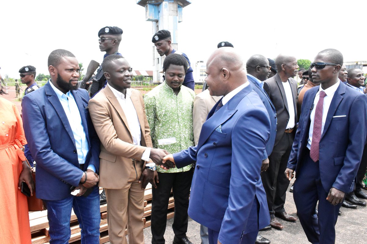 wemoamos48's tweet photo. L'engagement demeure inchangé.

Partager la vision de Son Excellence Jean Bosco KOTONGO afin que chaque membre de la Régie provinciale et ses services d'assiettes saisisse cette vision, qui consiste à maximiser les recettes.
@judaRdc @PNubea39926 https://t.co/CTcyVQGcnj