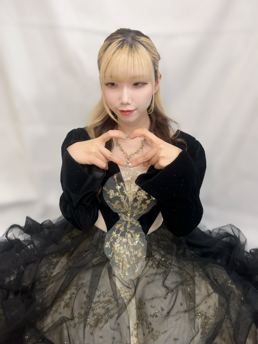 明日の10時までネットチェキ👇買えるよー！！！