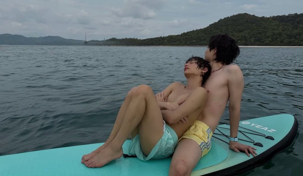 JJUNYALEE_'s tweet photo. จากไม่ชอบให้เขาจับมือ สู่การให้เขาซบอก เสยผมให้กลางทะเล ให้เขากอดคอเซลฟี่แนบชิด 

ออฟจุมพล2016 คือใครไม่รู้จัก รู้จักแต่ออฟจุมพล2026คนอวดแฟน  😉 https://t.co/WetKRygLJr