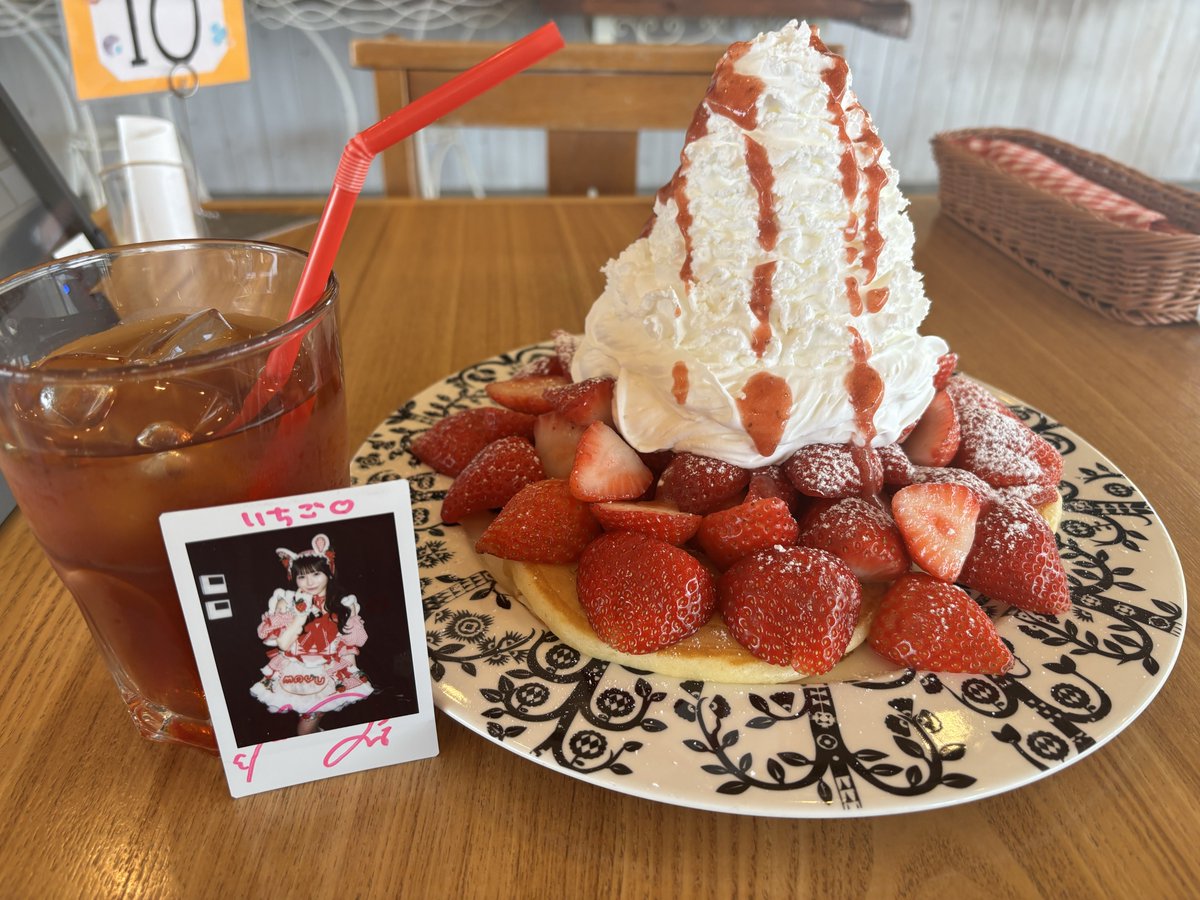 mongol0330's tweet photo. いちごの里🍓 https://t.co/3mySE1M1OH