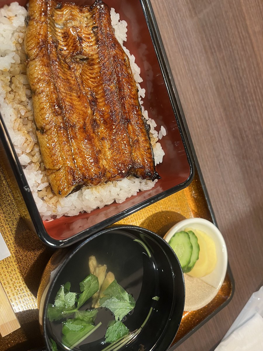 333_ouo's tweet photo. スタートからありがとうございました🩷ྀི

ずっと食べたかったうなぎ食べられて幸せ🫠
今日も元気にお待ちしております> ̫ < https://t.co/hB7YfVvkWk