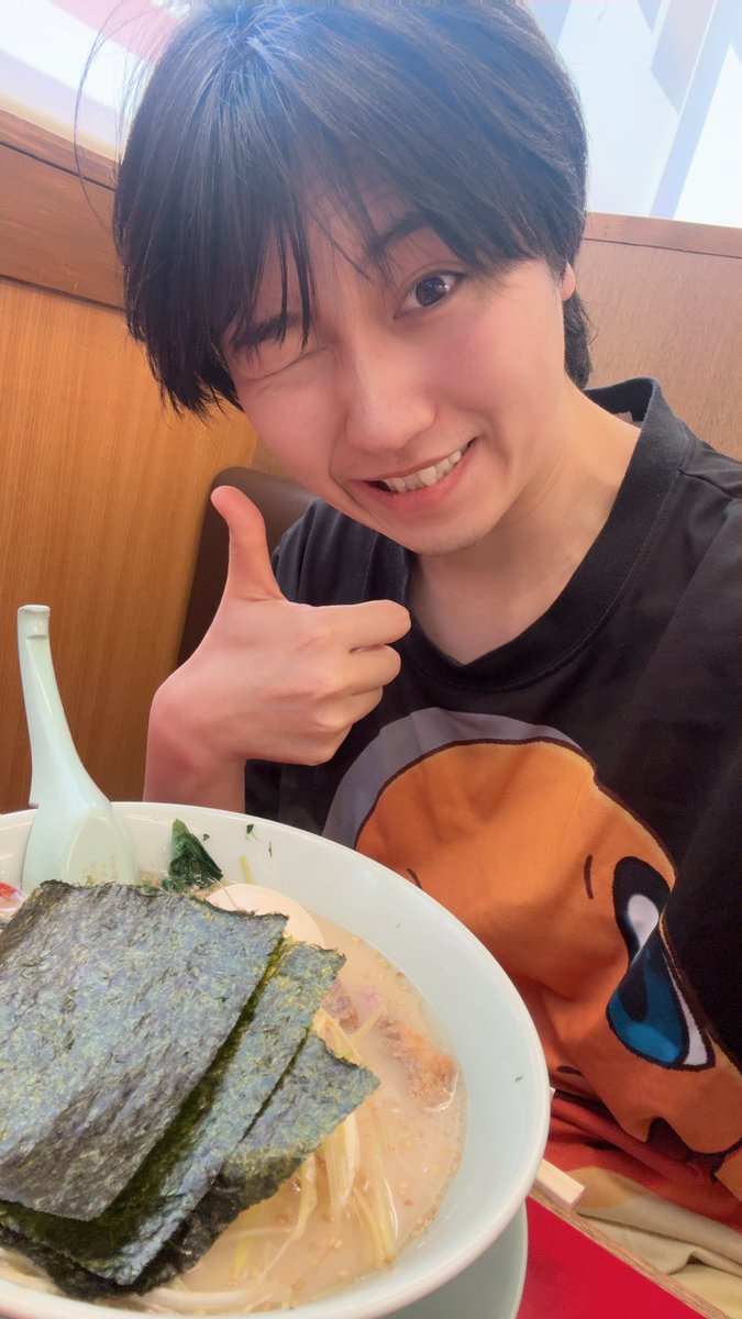 GC5R5OGIKgV0yvz's tweet photo. ランボルギーニで山岡家食べに行ってきた！ https://t.co/QMifZ1Oc2d