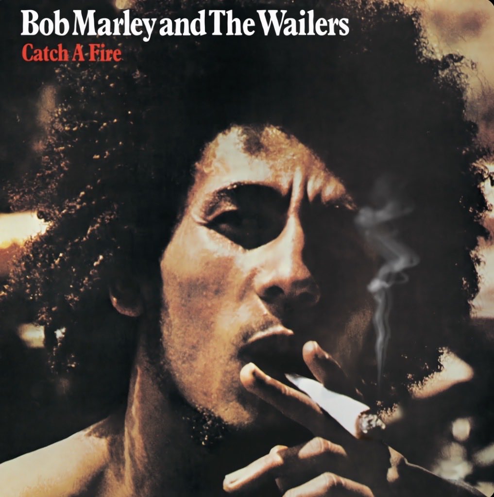 320MrBrightside's tweet photo. 【アートワーク解体新書.18】
Bob Marley and Wailers/ Catch A Fire 🔥
初回盤は蓋が開くZippo型!
製作困難で2万枚限定となって喫煙ジャケへ。
撮影者エスター曰く
ジャ���イカのビーチで聖なるハーブを吸い寛ぐ自然体の姿を捉えたもの。
#BobMarleyandWailers
#CatchAFire https://t.co/erWX0MXxCd