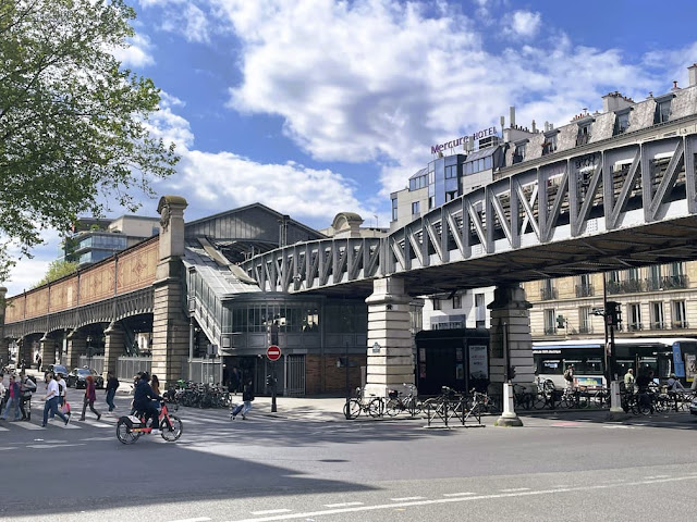 Paris tweet media