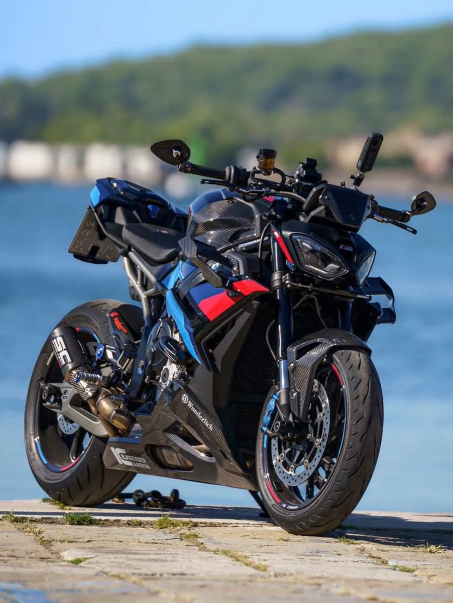 SCProject's tweet photo. BMW S 1000 R equipped with SC-Project CR-T carbon fibre muffler (street legal)

#scproject #scprojectexhaustofficial #s1000r #bmws1000r #scprojectexhaust
📸 @vadet13 from Germany 🇩🇪 https://t.co/LKBm8fVHKH