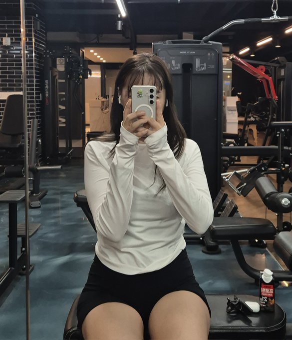 thjun0830's tweet photo. 잘생긴남자한테 따먹히거싶댜..🤤📷 #섹트 https://t.co/MFNEBIYT8p