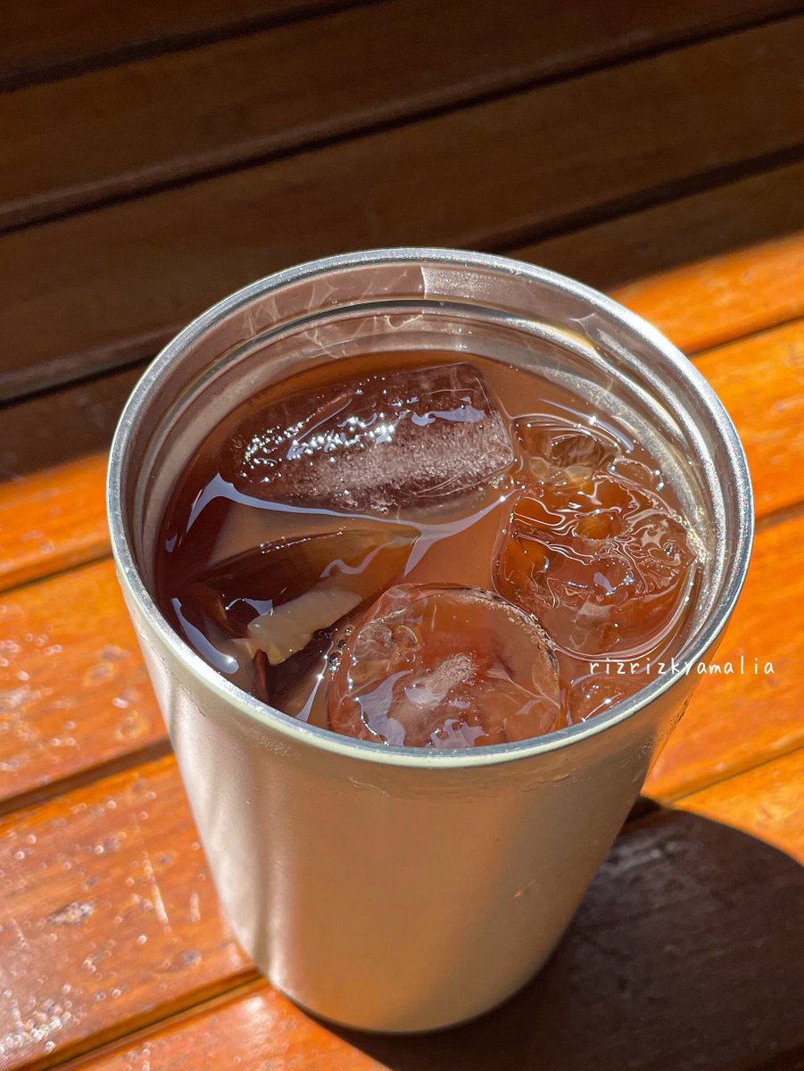 rizrizkyamalia's tweet photo. Seger banget siang-siang bikin es kopi pakai kombo ini 😭👍🏼
Beneran mantep banget enaaaaaak 🥹🫶🏼 https://t.co/ERy1Lz6t8l