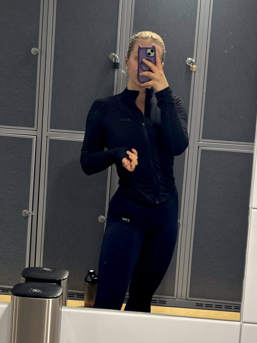 ElinaJasmin tweet media