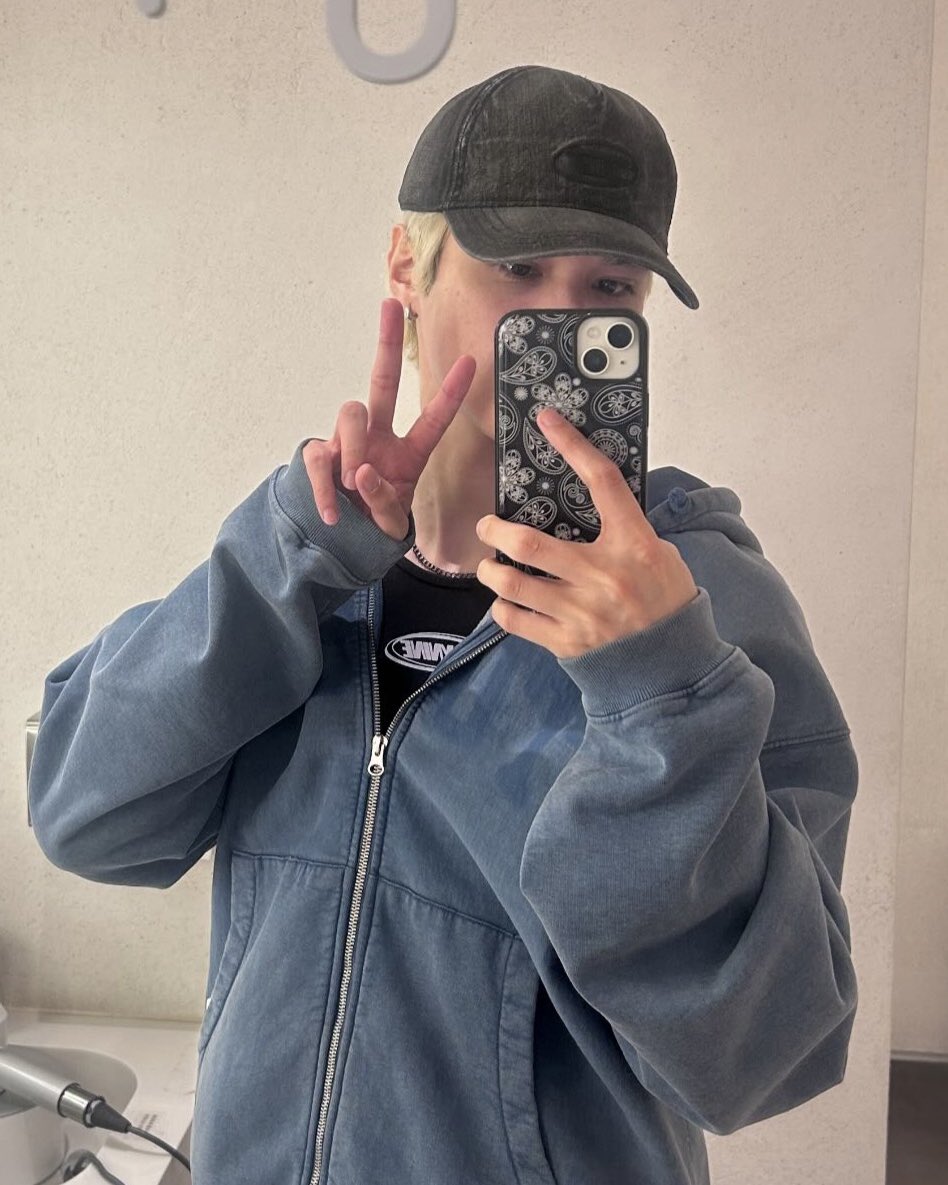 withj____'s tweet photo. ✌🏻💙 https://t.co/ikMc0FPt4s