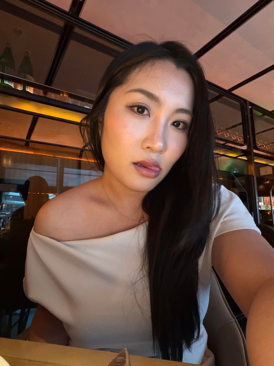 一直都很想在公共場合偷偷澀澀
但是都沒有遇到合適的人
太熟下不去手，陌生人更不敢😅