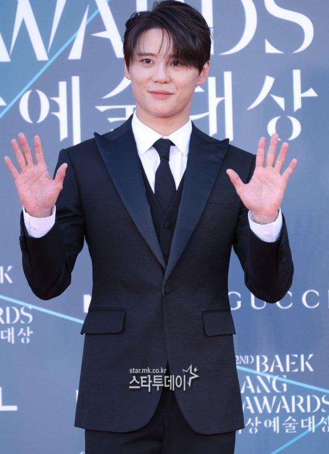 XIAinfo's tweet photo. [기사] 뮤지컬 배우 김준수, ‘백상’이라는 완벽한 대관식 [샤이닝스타] (출처 : 네이버 연예) https://t.co/4tkTsSrMvR

뮤지컬 배우로서 쌓아온 탄탄한 필모그래피와 독보적인 존재감을 최초의 뮤지컬 연기상 ‘백상 트로피’로 다시금 입증해냈다.

#김준수 #XIA #준수 #시아준수 #JUNSU #비틀쥬스 https://t.co/BSh6nKclzn